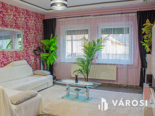 Béketelepi 2 generációs családi ház