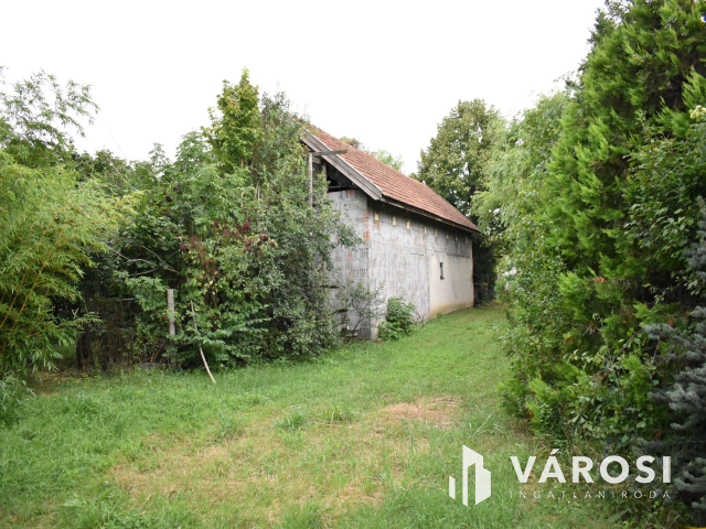 4229 m2-es összközműves építési telek fürdő ővezetben!