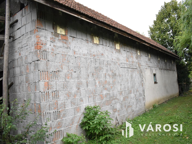 4229 m2-es összközműves építési telek fürdő ővezetben!