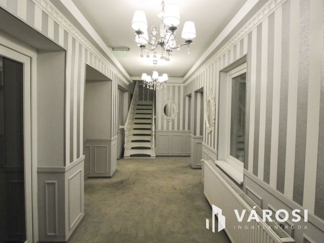 Eladó háromszintes vendéglátó egység Szegeden