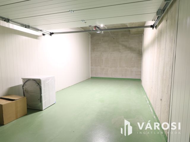 Cédrusban , teremgarázs kiadó!