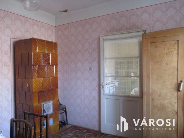 Családi ház csendes helyen két lakrésszel