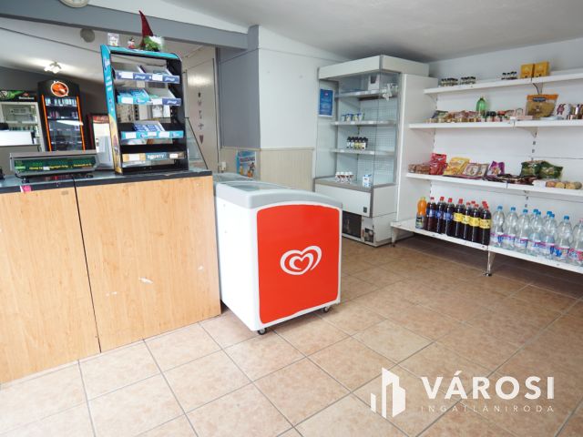 Eladó kis üzlethelység, számos lehetőséggel!