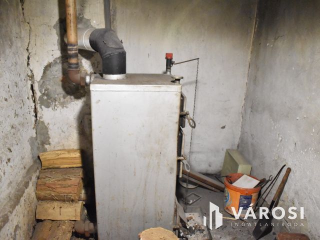 Családi ház jaminában a horgásztó mellett!