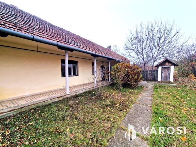 Hangulatos, verandás, 3 szobás kertes ház jó környéken
