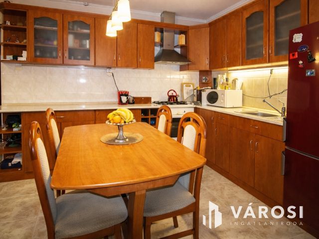 Szép és szuper jó családi ház Gyulaváriban