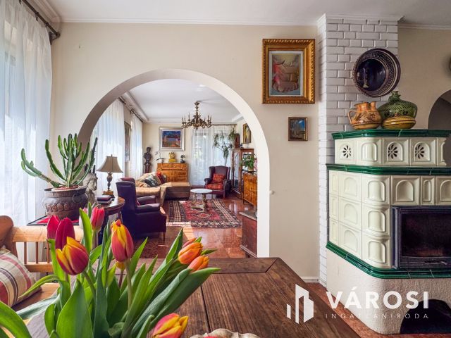 Tágas, napfényes ház Gyula legszebb utcájában