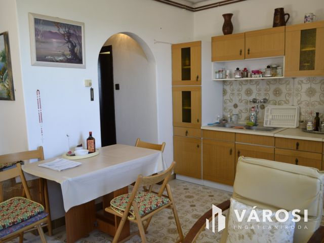 Litéri családi ház egy lakás áráért!