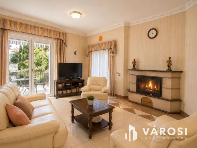 Zöldövezeti panoráma szaunával,konditeremmel,dupla garázzsal