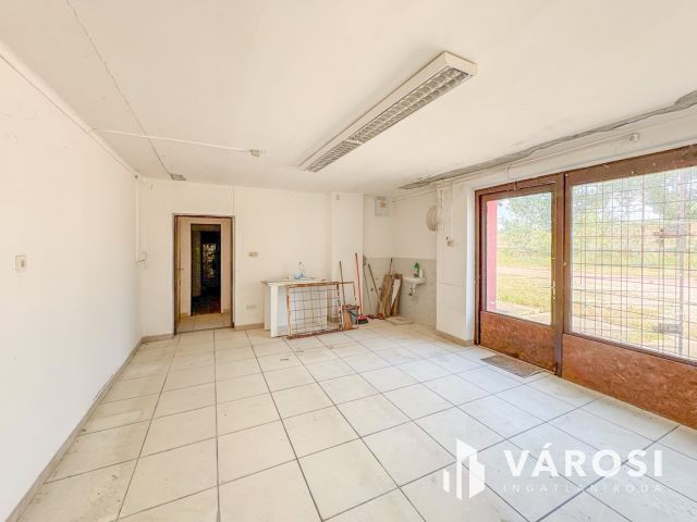 Eladó üzlethelyiség, többféle hasznosításra