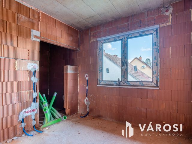 Minden igényt kielégítő ikerház a Holt Maros szomszédságában