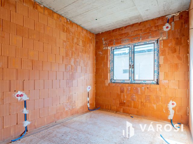 Minden igényt kielégítő ikerház a Holt Maros szomszédságában
