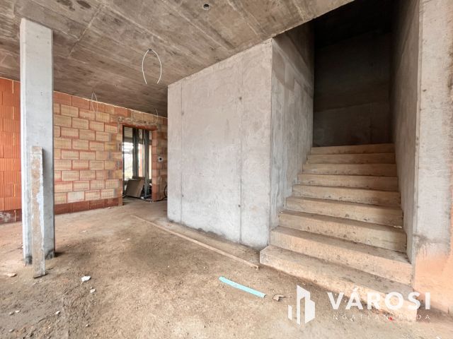 Nagy kertkapcsolatos lakás - akár családoknak is