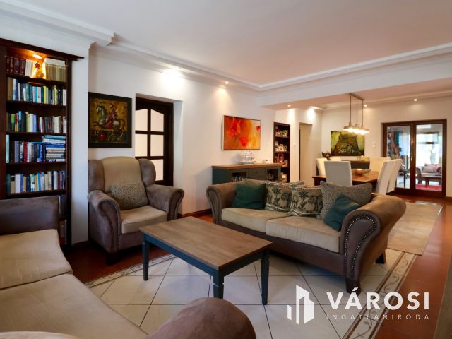 Pazar otthon, botanikus kerttel